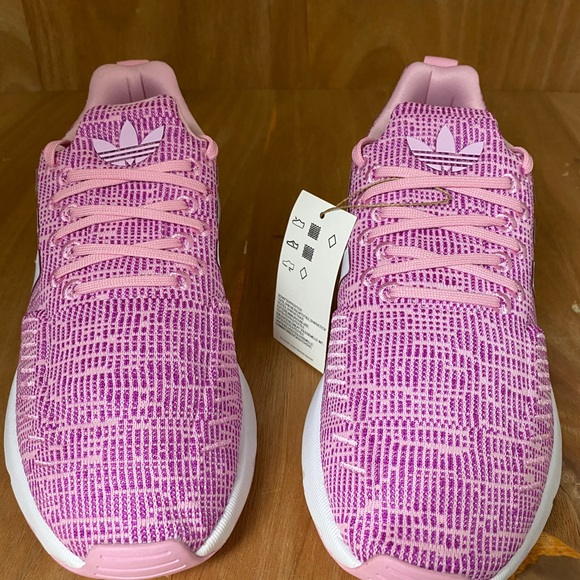 adidas Originals Swift Run 22 Sneaker - Picture 6 of 10